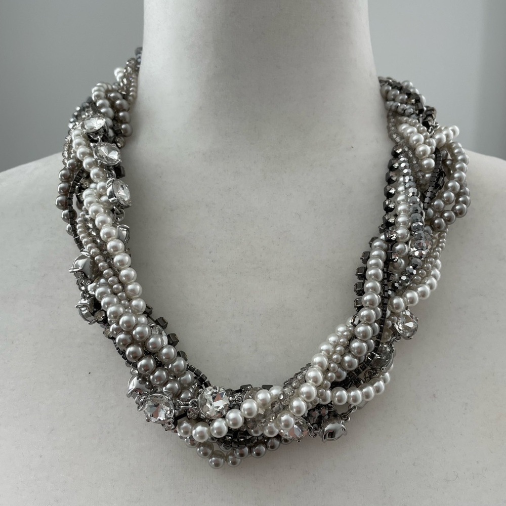 Stunning Pearl And Rhinestone Necklace